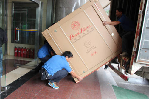 新龙钢琴贵重工艺品无忧运
